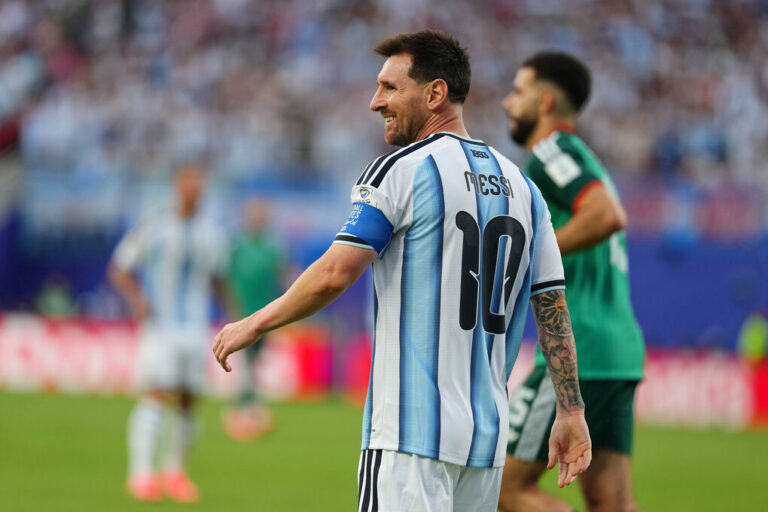 Messi khóc sau khi ghi bàn ở World Cup 2026