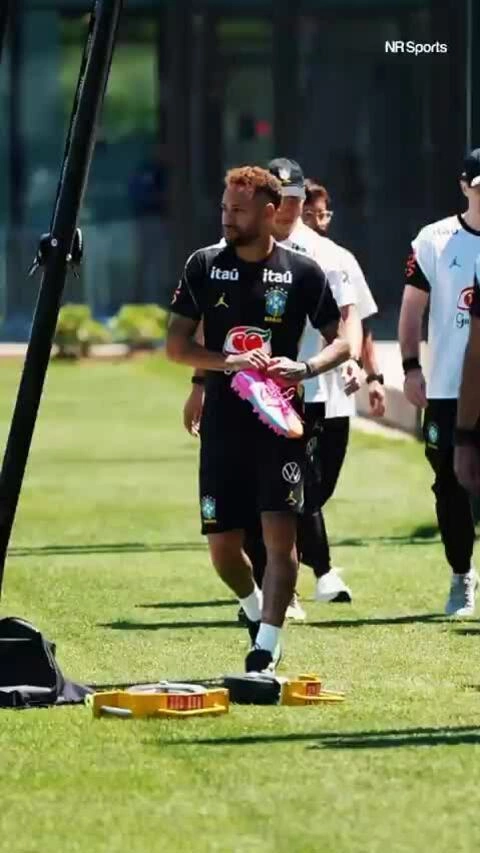 Neymar tập với bóng ngày 16/6. Video: X/NR Sports