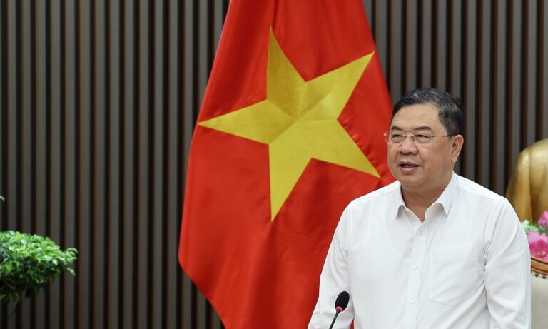 Phó thủ tướng: Không để lợi dụng nhập ôtô biếu tặng để trục lợi