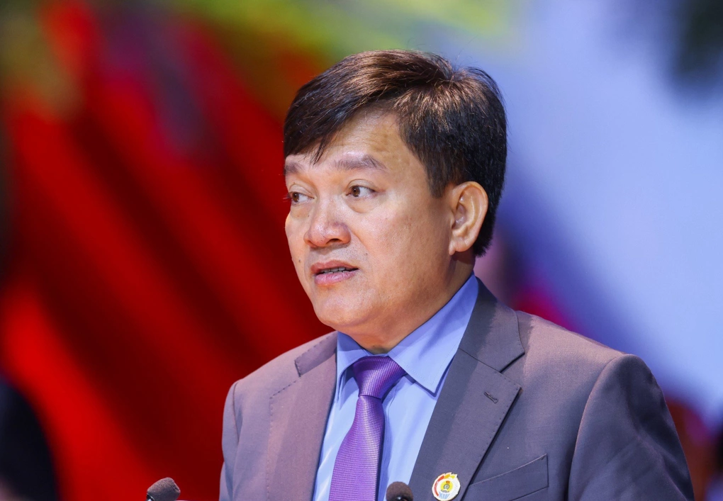 Ông Nguyễn Xuân Hùng, Phó chủ tịch Tổng liên đoàn Lao động Việt Nam thông tin về Điều lệ Công đoàn sửa đổi, ngày 3/6. Ảnh: Quang Vinh