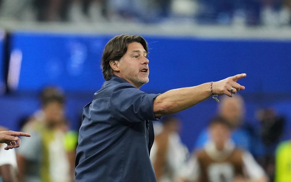 HLV trưởng đội tuyển Mỹ Mauricio Pochettino phản ứng bên đường biên trong trận đấu bảng D World Cup gặp Paraguay tại Inglewood, California, gần Los Angeles, ngày 12/6. Ảnh: AP