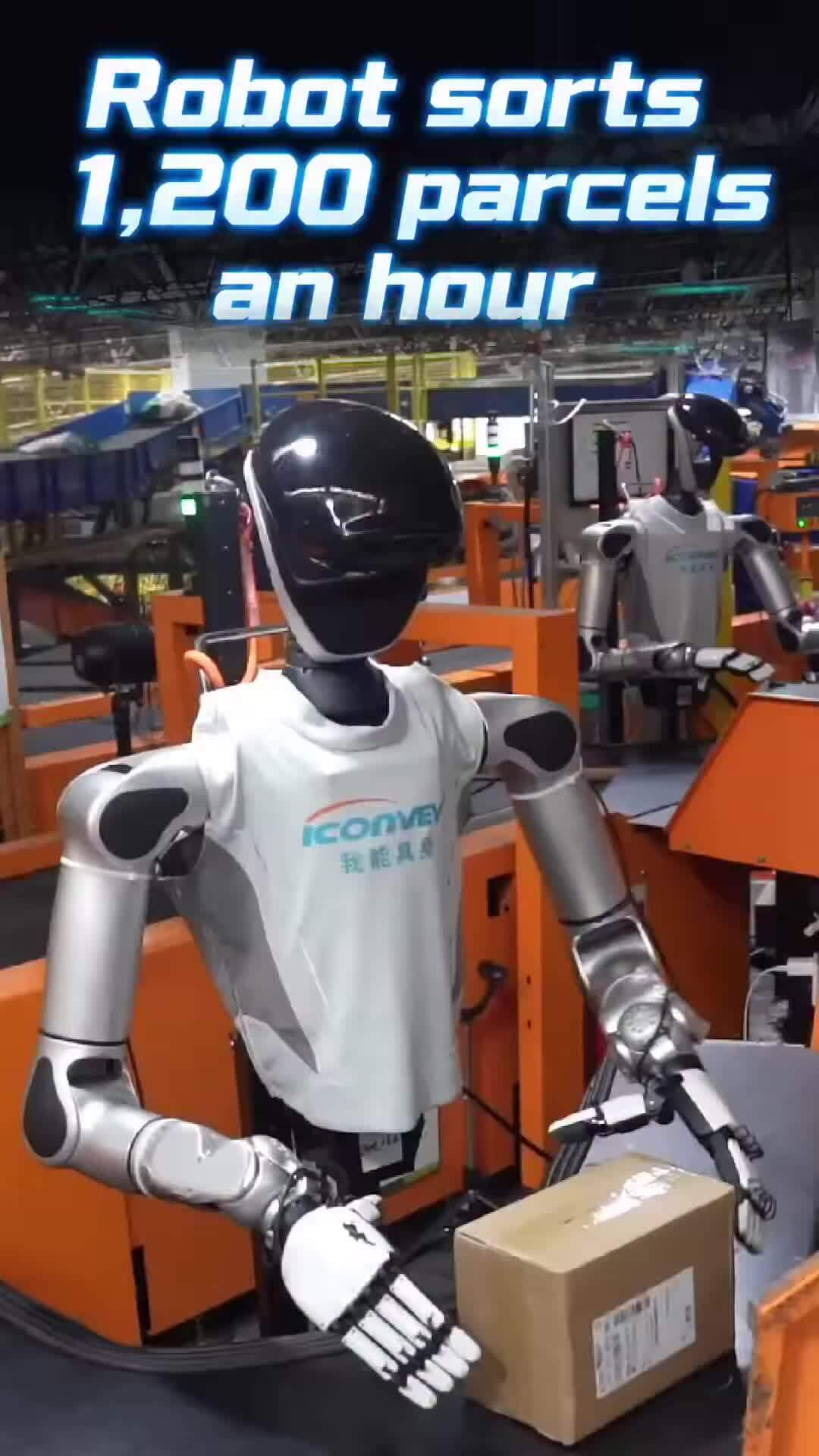 Robot hình người phân loại bưu kiện ở khu vực hậu cần Giang Cao. Video: Tân Hoa Xã