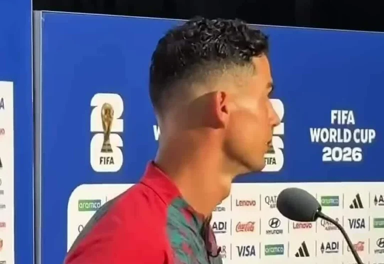 Ronaldo ngắt câu hỏi về Messi