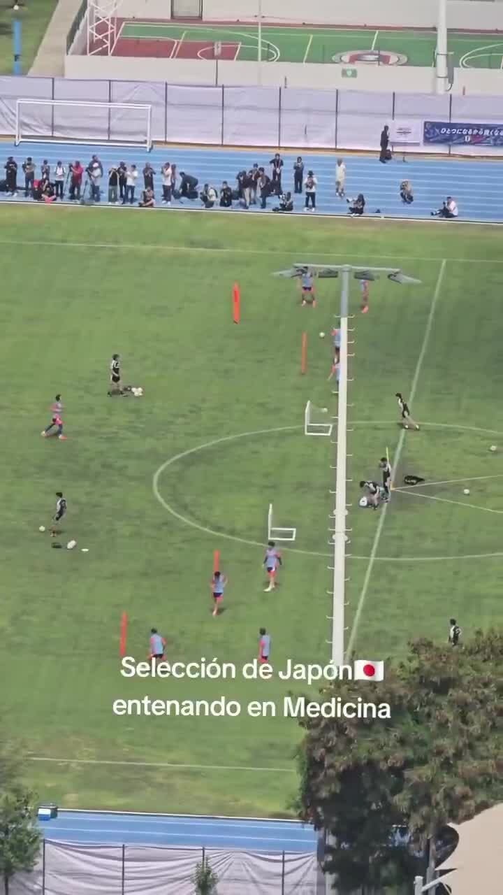 Cầu thủ Nhật Bản sợ chất lượng sân tập trước World Cup 2026