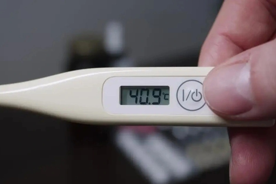 Trẻ sốt cao, khi nào cần nghĩ tới viêm não Nhật Bản?