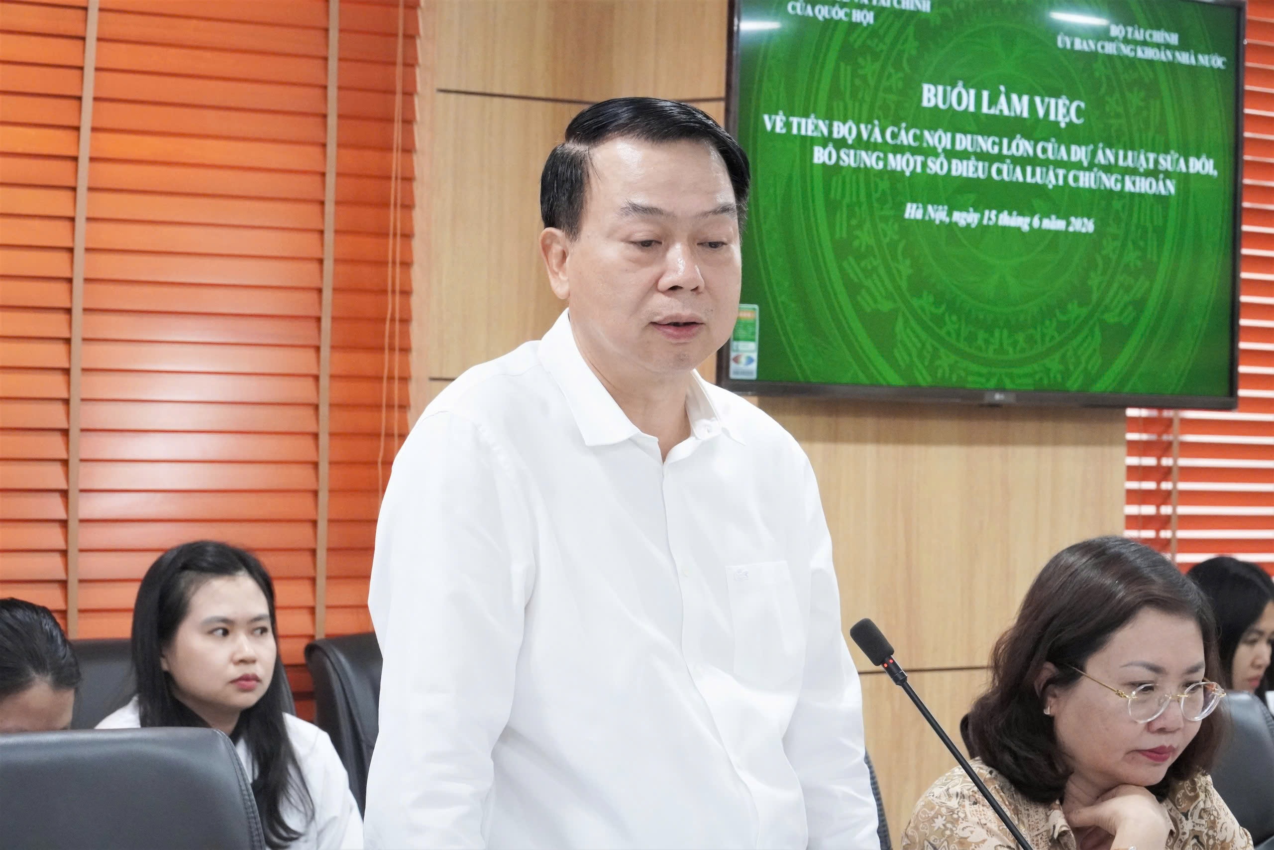 Thứ trưởng Nguyễn Đức Chi: Khẩn trương sửa Luật Chứng khoán