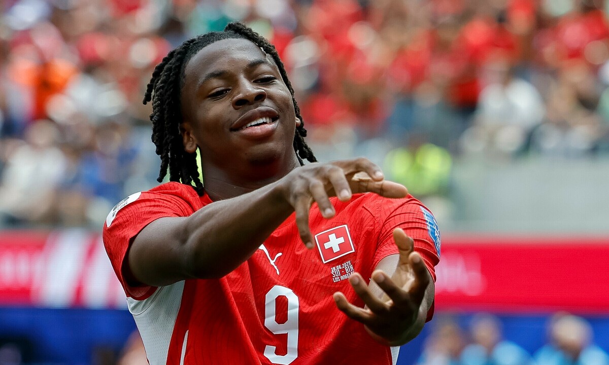 Tiền vệ 20 tuổi lập kỷ lục World Cup trong trận thắng của Thụy Sĩ