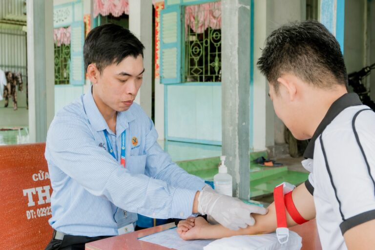 Lấy mẫu xét nghiệm tại nhà có chính xác như tại viện?