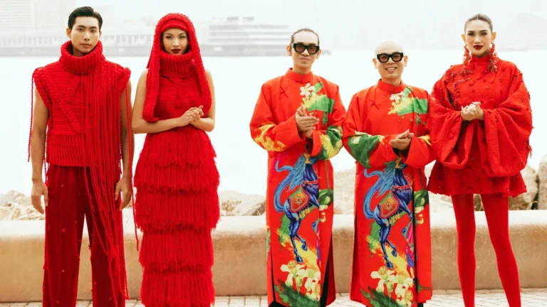 Vũ Ngọc và Son làm show ở 'vịnh đẹp nhất thế giới' Lăng Cô