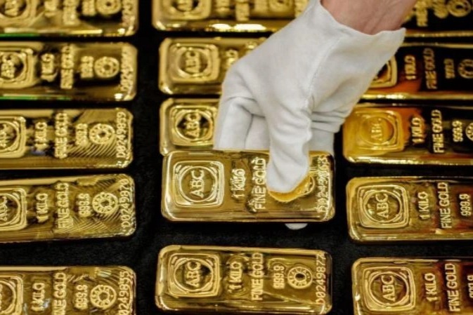 Quỹ ETF lớn nhất thế giới xả 10 tấn vàng chỉ trong 1 tháng, áp lực bủa vây
