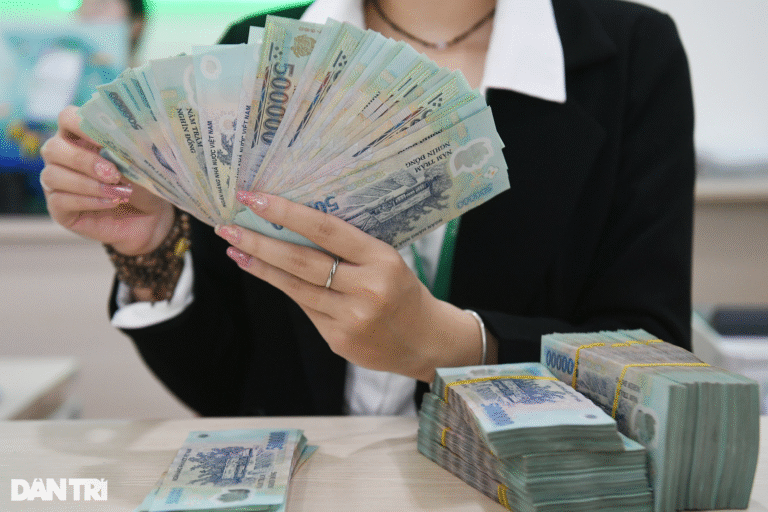 Kỷ lục mới: Người dân gửi hơn 10,5 triệu tỷ đồng vào hệ thống ngân hàng