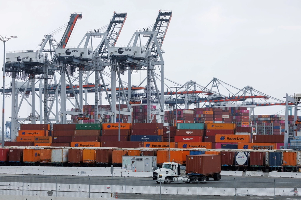Ga container số 1 tại Cảng Los Angeles ở Wilmington, California, Mỹ tháng 10/2024. Ảnh: Reuters