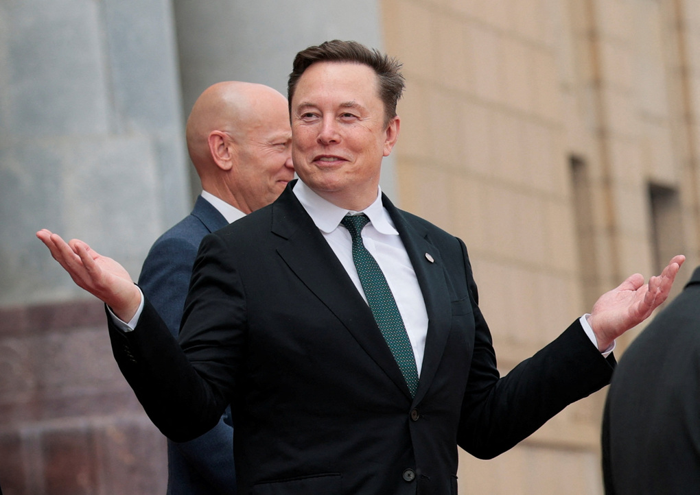 Elon Musk 'bóp' chi tiêu AI của nhân viên Tesla