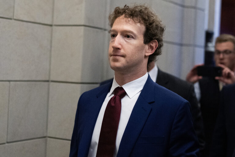 Mark Zuckerberg: 'Hàng tỷ người sẽ dùng trợ lý AI cá nhân'