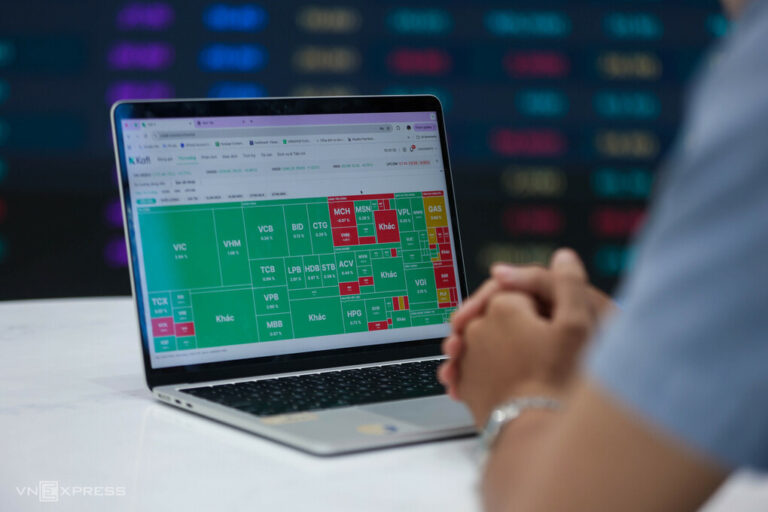 Hai phần ba doanh nghiệp niêm yết đạt chuẩn công bố thông tin