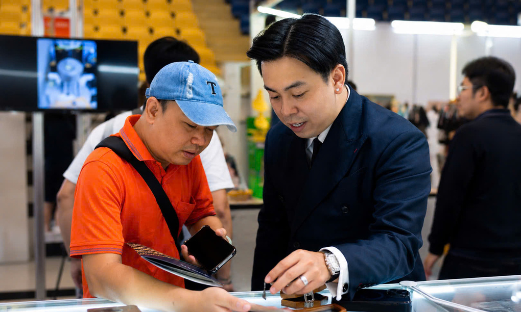Chuyên gia kim cương Nguyễn Việt Hào nói thị trường cần được định hướng lại kim cương chỉ là trang sức xa xỉ thay vì là tài sản giữ giá trị. Ảnh: NVCC.