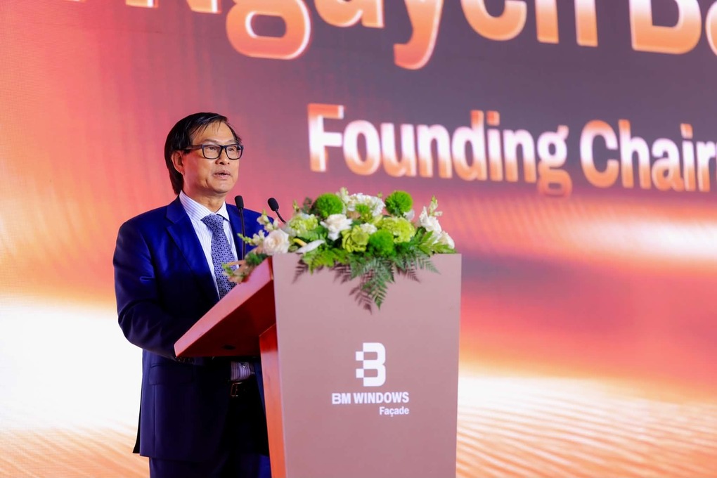 Ông Nguyễn Bá Dương phát biểu trong lễ khánh thành nhà máy sản xuất mặt ngoài công trình (facade) tại Châu Đức (TP HCM). Ảnh: BM Windows