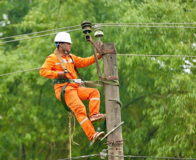 Lý do Việt Nam nghiên cứu áp giá điện theo giờ với hộ gia đình