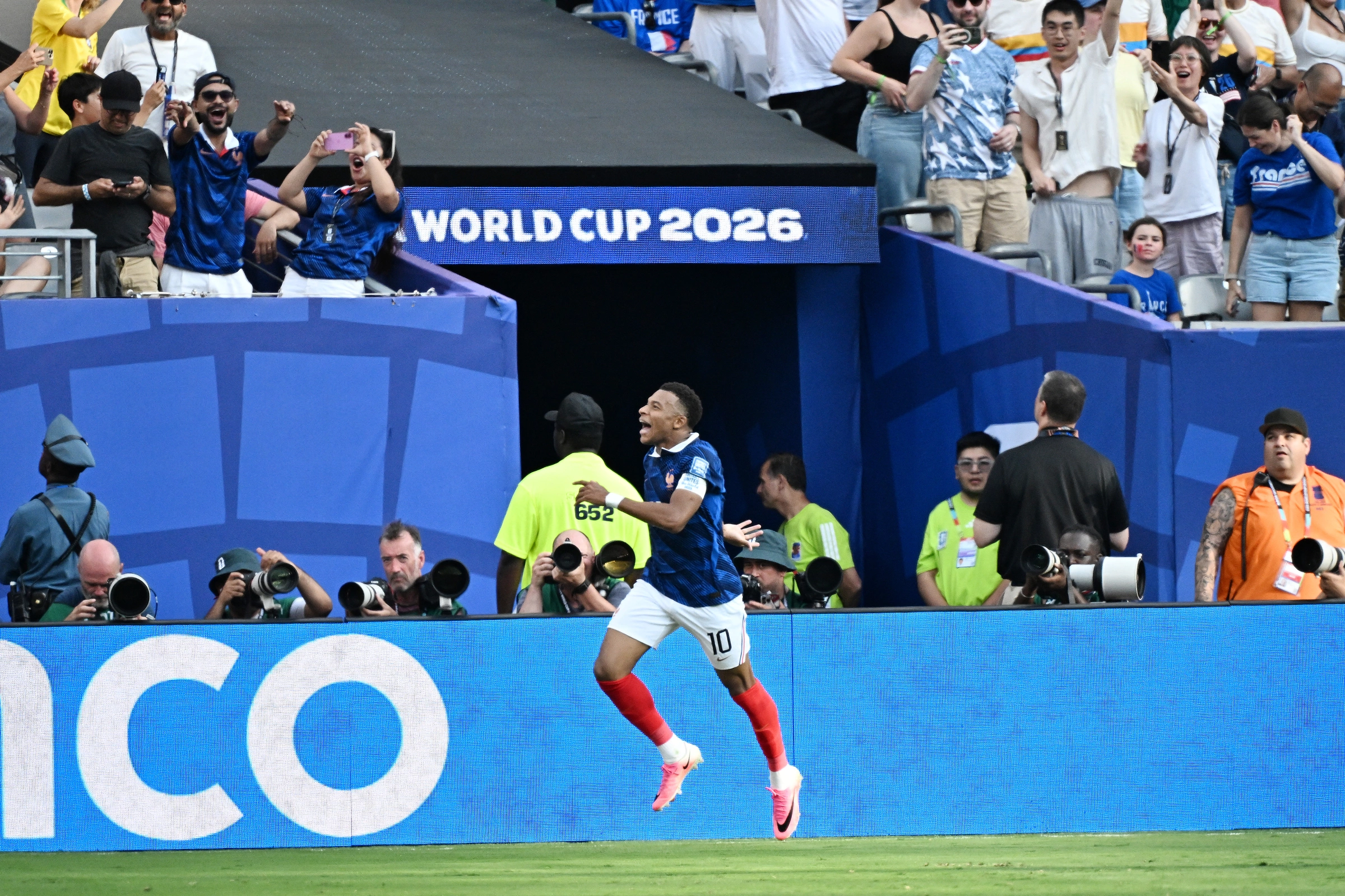 Mbappe – từ ngôi sao sân cỏ đến biểu tượng của World Cup
