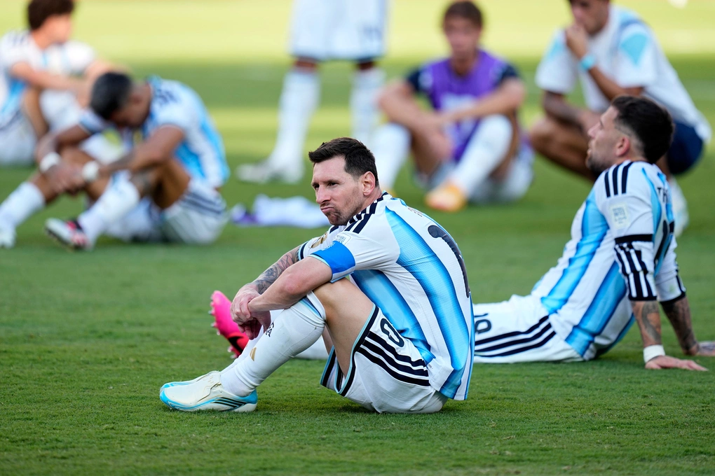Tiền đạo Lionel Messi thất vọng sau trận Argentina thua Tây Ban Nha 0-1 ở chung kết World Cup 2026 trên sân MetLife, New Jersey, Mỹ ngày 19/7/2026. Ảnh: AP
