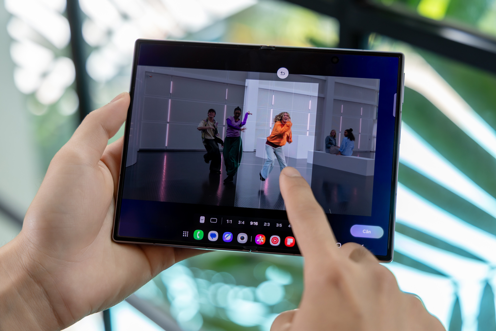 Galaxy Z Fold8 tối ưu hiển thị, kiểu dáng lần đầu xuất hiện trong series điện thoại gập. Ảnh: Samsung