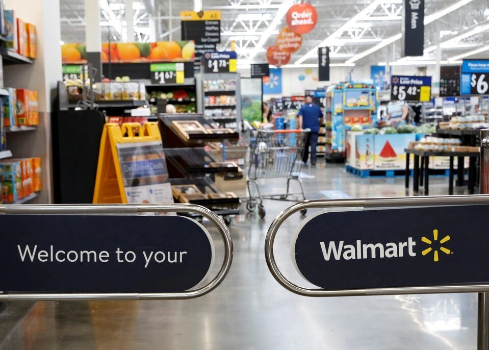 Walmart tổ chức tour tham quan siêu thị cho fan World Cup
