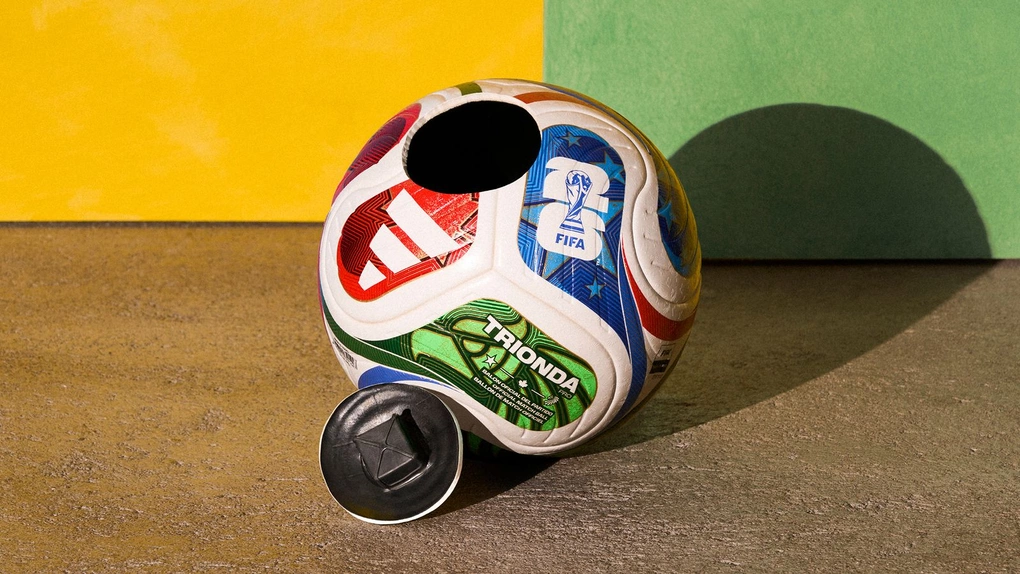 Hệ thống Connected Ball Technology bên trong quả bóng Trionda. Ảnh: Adidas