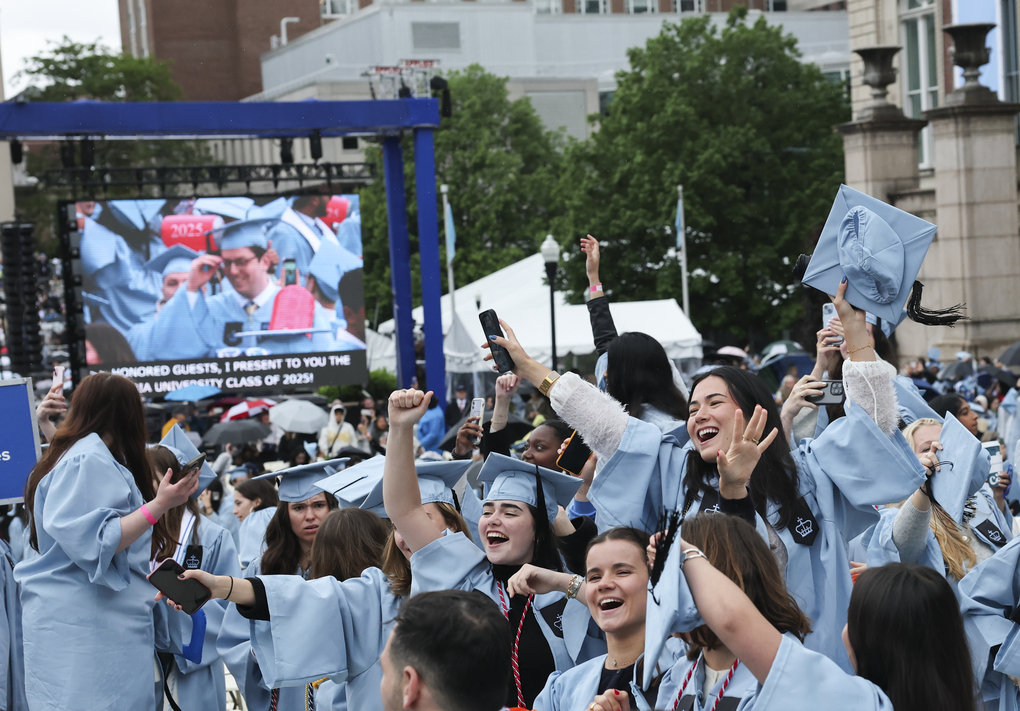 Sinh viên dự lễ tốt nghiệp tại Đại học Columbia, thành phố New York, ngày 21/5/2025. Ảnh: AP