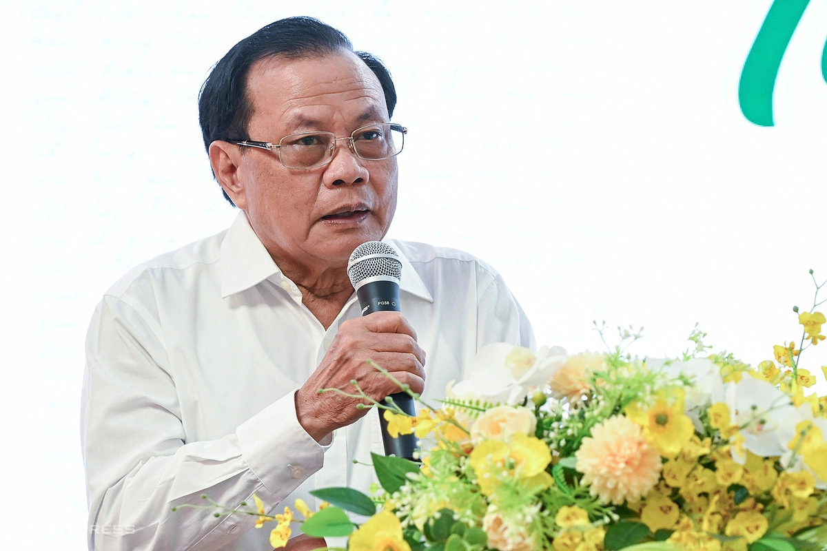 Nguyên Bí thư Thành ủy Hà Nội Phạm Quang Nghị, cán bộ đi B năm 1971, chia sẻ cuộc gặp mặt cho mỗi người những tình cảm xúc động, tự hào và biết ơn. Cá nhân ông là một thành viên, "một bộ hồ sơ khiêm tốn" trong 72.000 bộ hồ sơ mà Cục đang lưu giữ. "Điều may mắn là người còn sống, hiện vật còn giữ, anh em đồng chí bạn bè vẫn còn những cơ hội gặp mặt. Đó là niềm hạnh phúc đặc biệt”, ông nói, thêm rằng kháng chiến chống Mỹ kết thúc hơn nửa thế kỷ, nhưng những người đã trải qua, kỷ vật gắn liền cuộc chiến vẫn được lưu giữ đến hôm nay và sẽ được thế hệ người Việt nối tiếp nhau nâng niu, giữ gìn.