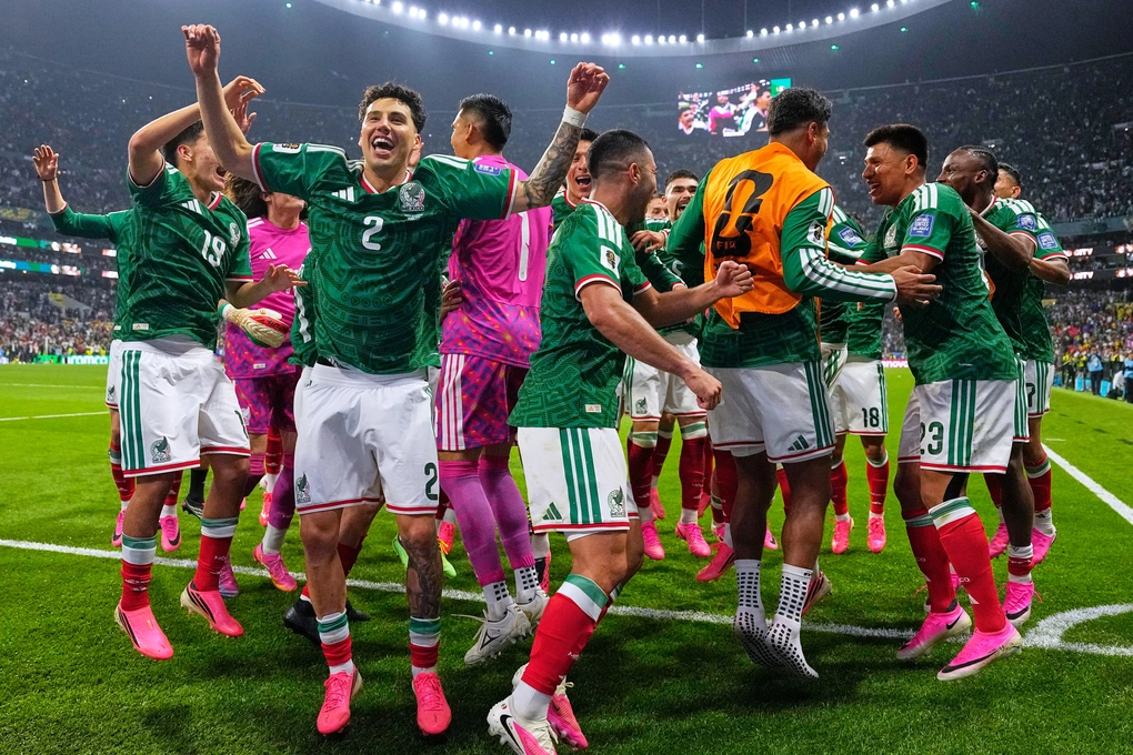 Các cầu thủ Mexico phản ứng sau trận đấu vòng 1/16 World Cup 2026 giữa Mexico và Ecuador tại Mexico City. Ảnh: AP
