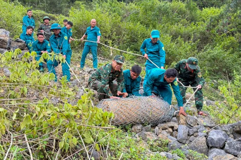 Phát hiện bom 350 kg khi đào móng nhà
