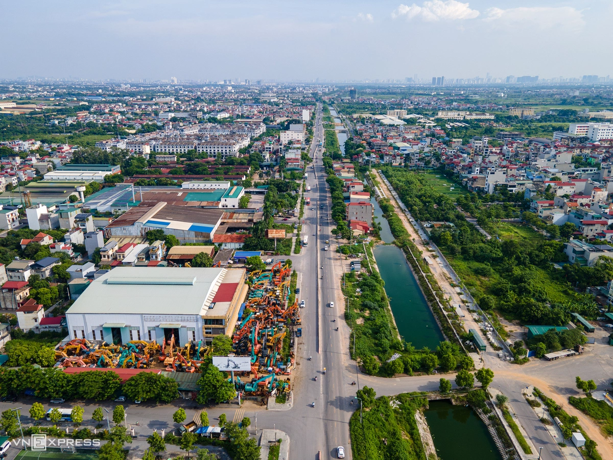 Hệ thống giao thông thuận lợi cũng tạo điều kiện cho dịch vụ vận tải và logistics phát triển, trở thành một trong những lĩnh vực tạo nguồn thu và việc làm cho địa phương. Theo UBND TP Hà Nội, toàn bộ địa bàn Phúc Thịnh đã được phủ kín quy hoạch phân khu. Đây là nền tảng để địa phương phát triển các khu đô thị, trung tâm thương mại, dịch vụ và logistics trong những năm tới.