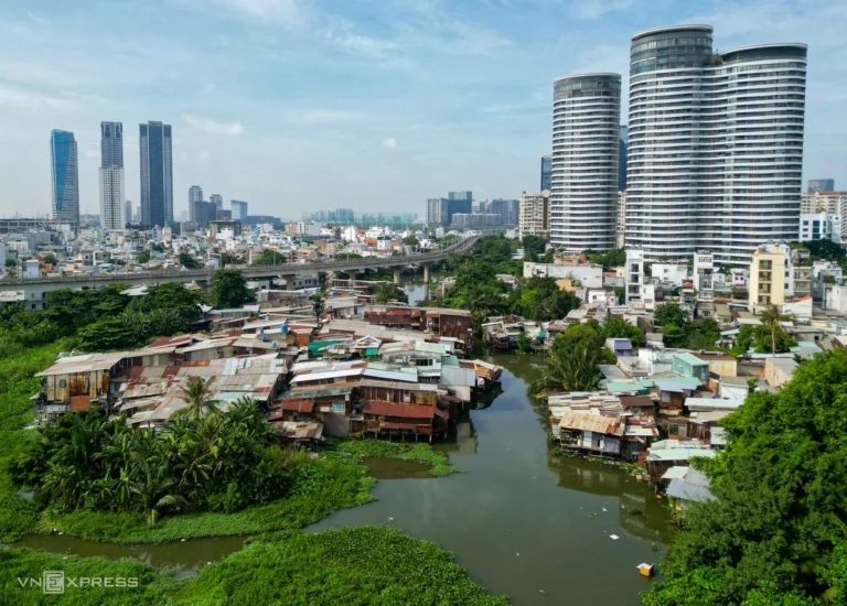 Rạch Văn Thánh ô nhiễm trước dự án cải tạo