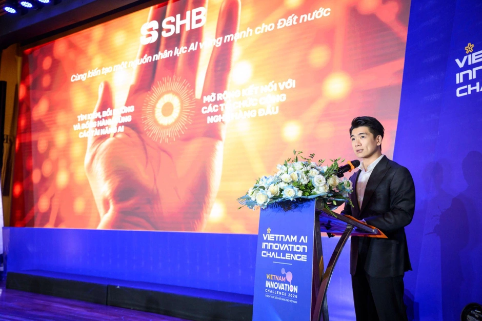 Phó Chủ tịch HĐQT kiêm Phó Tổng giám đốc SHB Đỗ Quang Vinh chia sẻ tại phiên khai mạc VAIC 2026. Ảnh: SHB