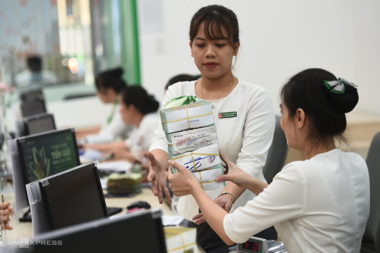 Ngân hàng nào hưởng lợi khi nới trần vốn ngắn hạn cho vay trung dài hạn?