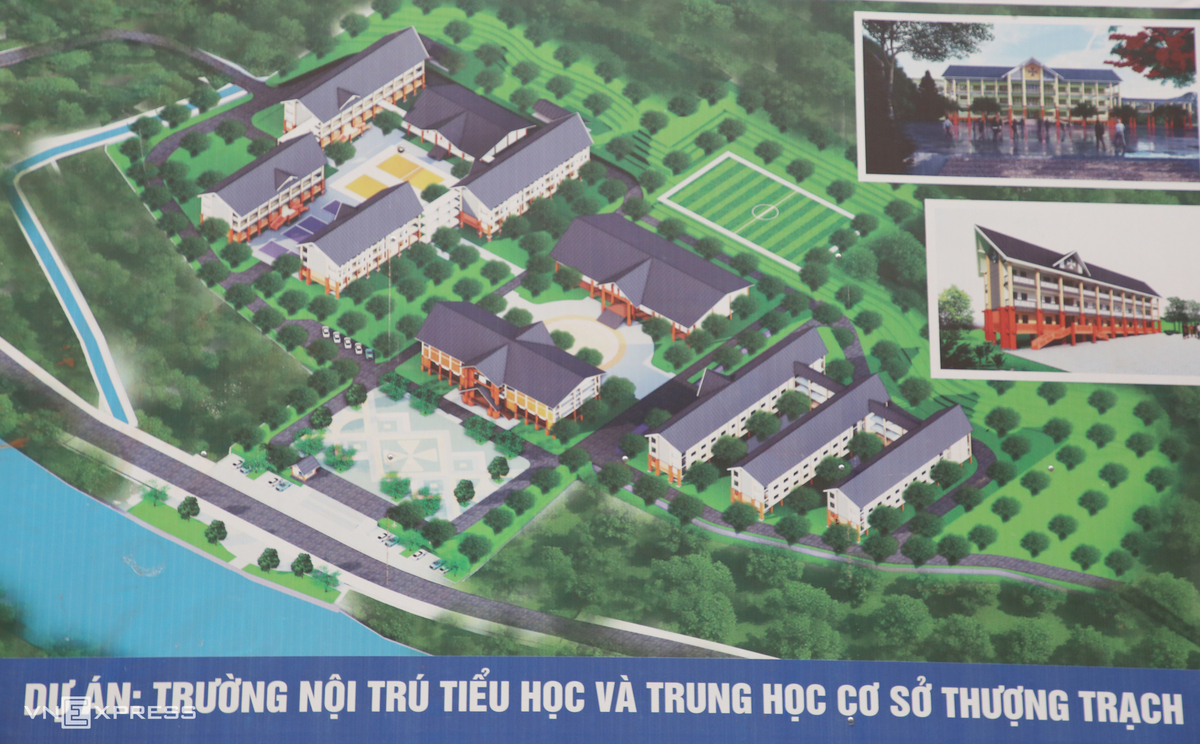 Phối cảnh Trường nội trú Tiểu học và THCS Thượng Trạch sau khi hoàn thành. Theo phương án, trường có 24 lớp, gần 600 học sinh từ lớp 4 đến 9, trong đó khoảng 520 em ở nội trú. Công trình không chỉ tạo điều kiện học tập, sinh hoạt tốt hơn cho học sinh đồng bào vùng biên mà còn góp phần giữ chân học sinh đến lớp, nâng cao chất lượng giáo dục và tạo nền tảng phát triển lâu dài cho vùng biên giới Quảng Trị.