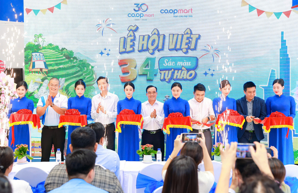 Lễ khai trương Lễ hội Việt - 34 sắc màu tự hào. Ảnh: Saigon Co.op