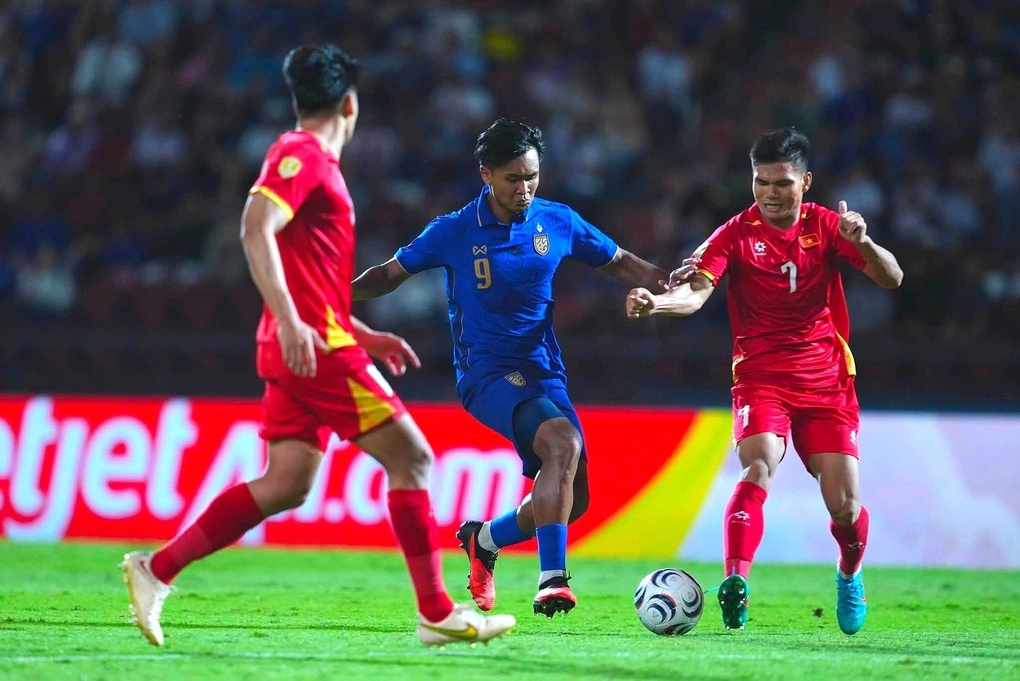 Tiền đạo Thái Lan quyết 'lấy Cup khỏi Việt Nam'