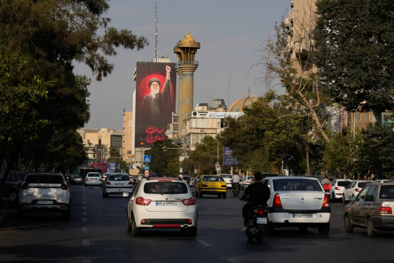 Iran có thể đáp trả sức ép kinh tế từ Mỹ như thế nào?