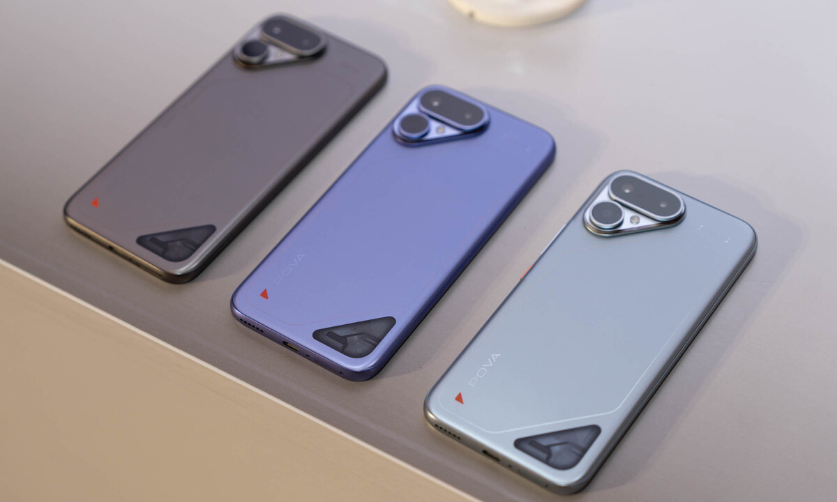 Smartphone của Tecno không sử dụng thiết kế vuông vắn với cạnh phẳng như xu hướng chung hiện nay mà vẫn giữ khung viền cùng hai mặt kính bo cong, cho cảm giác cầm nắm, sử dụng thuận tiện và dễ chịu hơn, nhưng khả năng chống va đập không tốt bằng. Khả năng kháng nước của máy chỉ ở mức IP64, trong khi chuẩn chung của các mẫu tầm trung là IP68, thậm chỉ một số đã hỗ trợ mức IP69K chống được cả nước nóng và tia nước áp lưng cao.