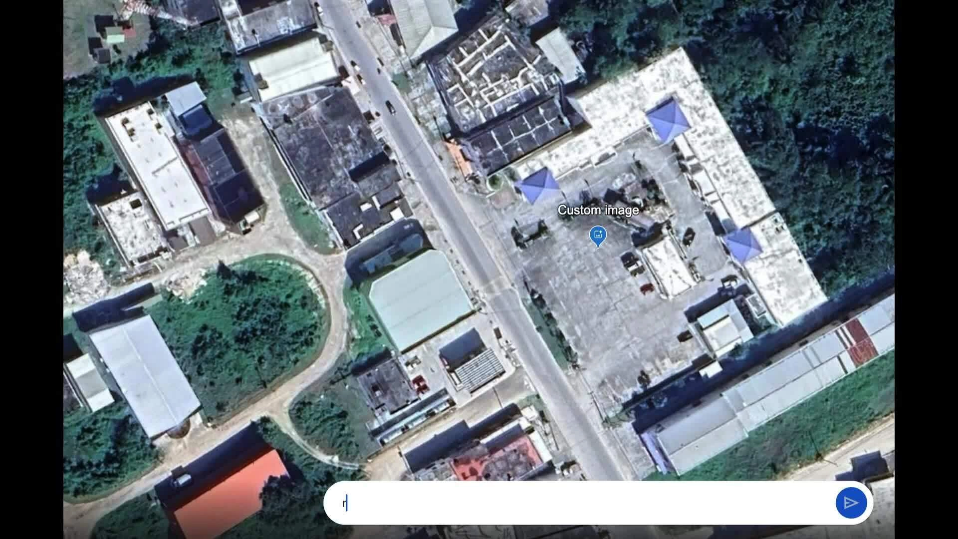 "Khu tập trung người tị nạn" được tạo ra bằng dòng lệnh AI trên Google Earth. Video: X/henkvaness
