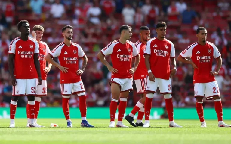 Arsenal thua Dortmund ở trận tranh Emirates Cup