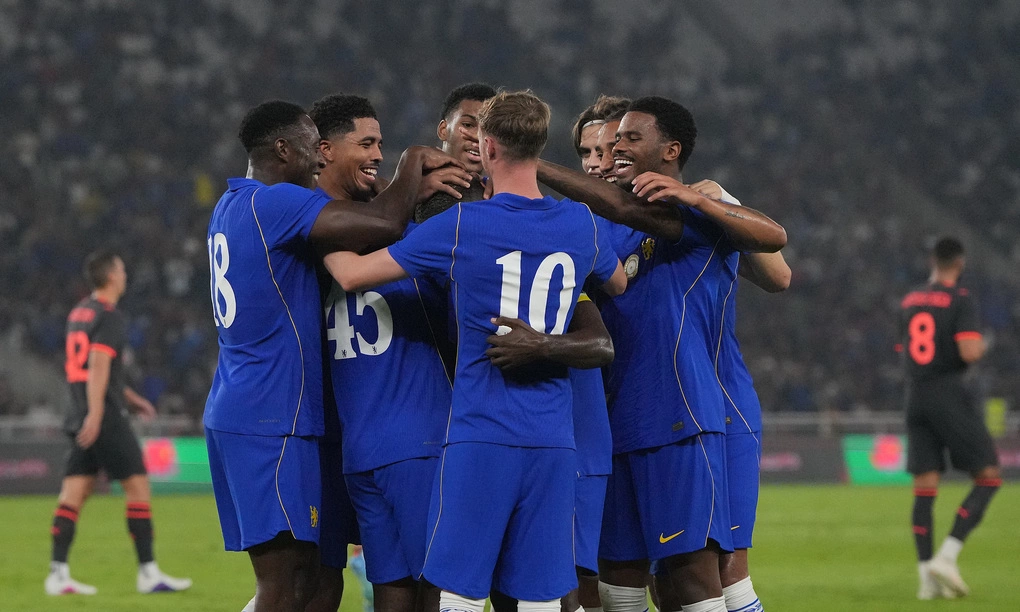 Cầu thủ Chelsea mừng bàn thắng thứ ba trong trận giao hữu tiền mùa giải gặp AC Milan tại Jakarta, Indonesia, ngày 8/8. Ảnh: AP