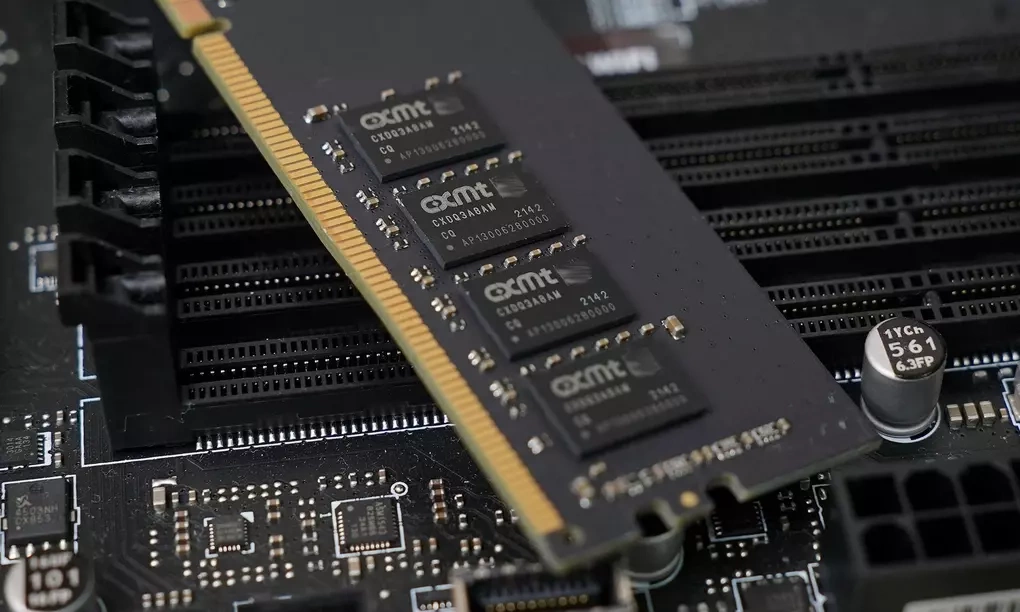 Chip nhớ CXMT trên một thanh RAM. Ảnh:CXMT