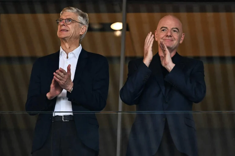 Chủ tịch FIFA Infantino bị tố hành động như tống tiền
