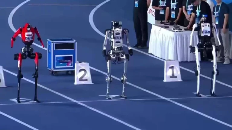 Robot hình người phá kỷ lục chạy 100 m