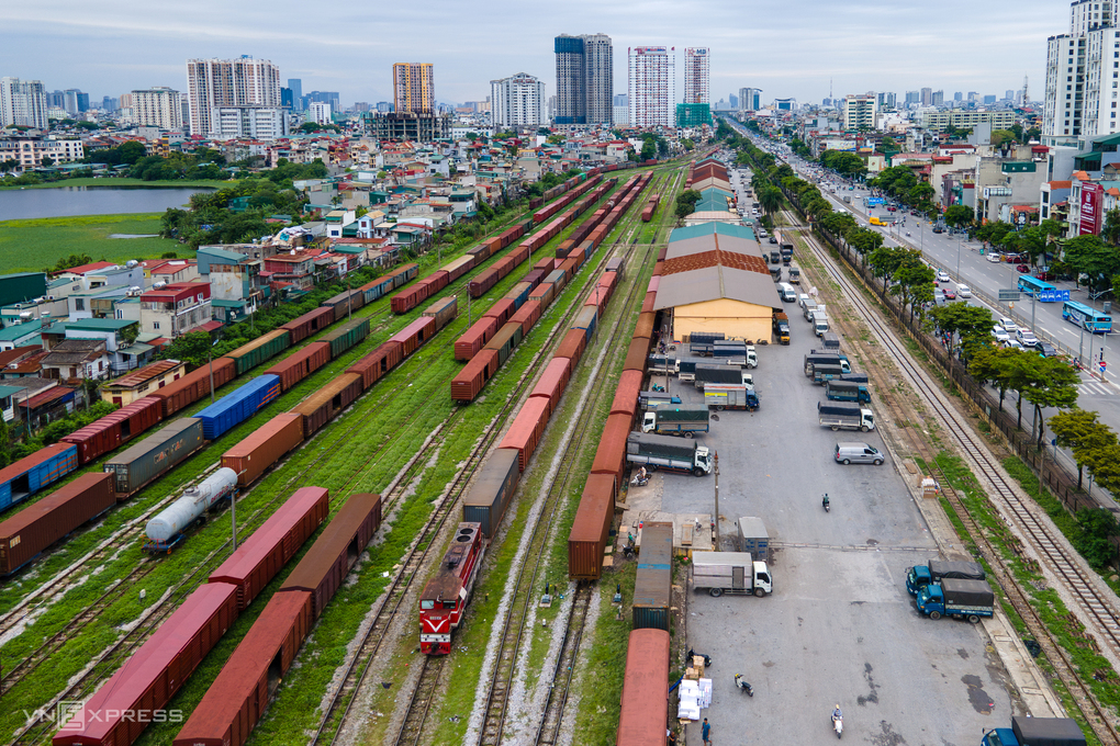 Hiện trạng tuyến đường sắt Ga Hà Nội – Ngọc Hồi. Ảnh: Thế Bằng